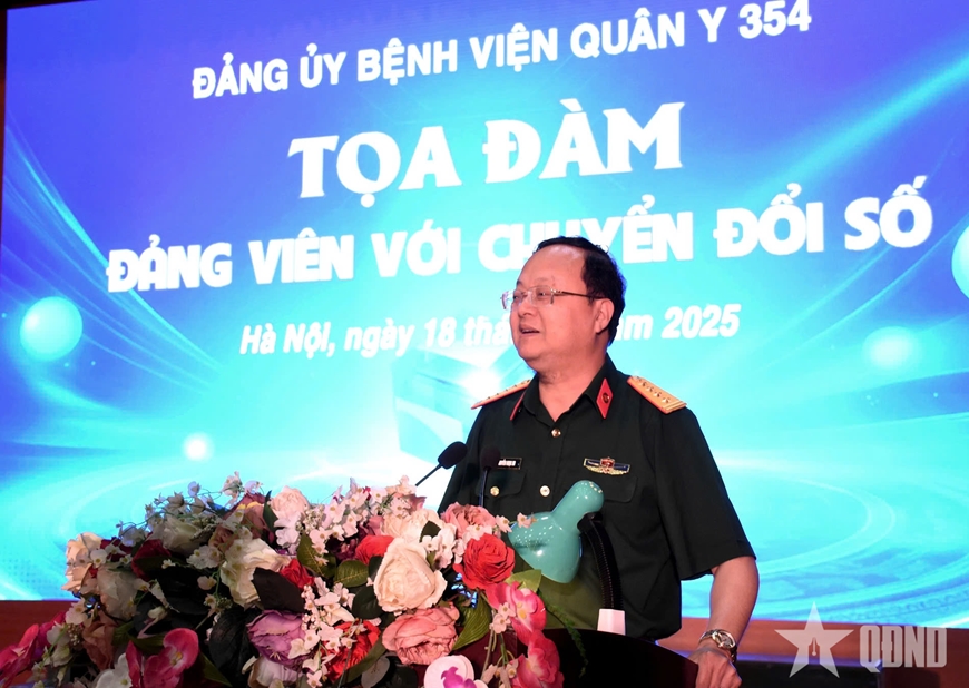 Image of a doctor examining a patient